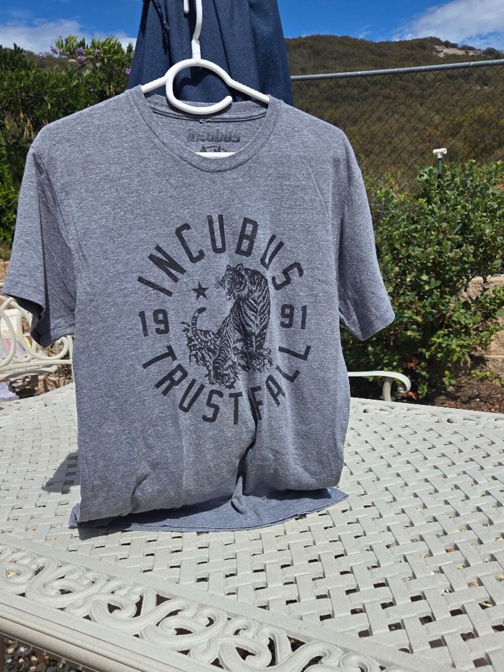 Incubus Med T-shirt - 2015 Incubus Trust Fall Tour Tiger